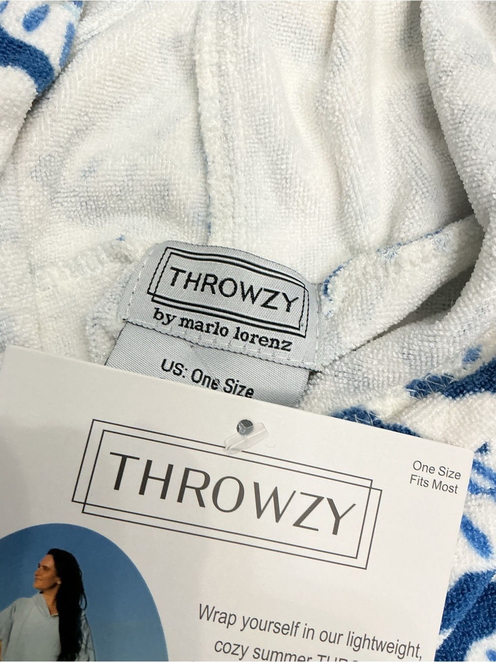 NWT Throwzy by Marlo Lorenz Seashell Hooded Towel Poncho Blue White OS - Picture 2 of 9